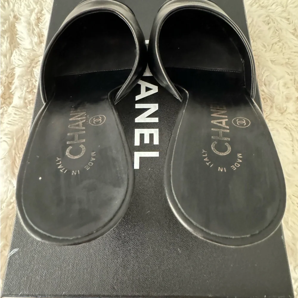 Black Chanel Interlocking CC Logo Mules with Faux Pearl and Snake Accents - Picture 2 of 9